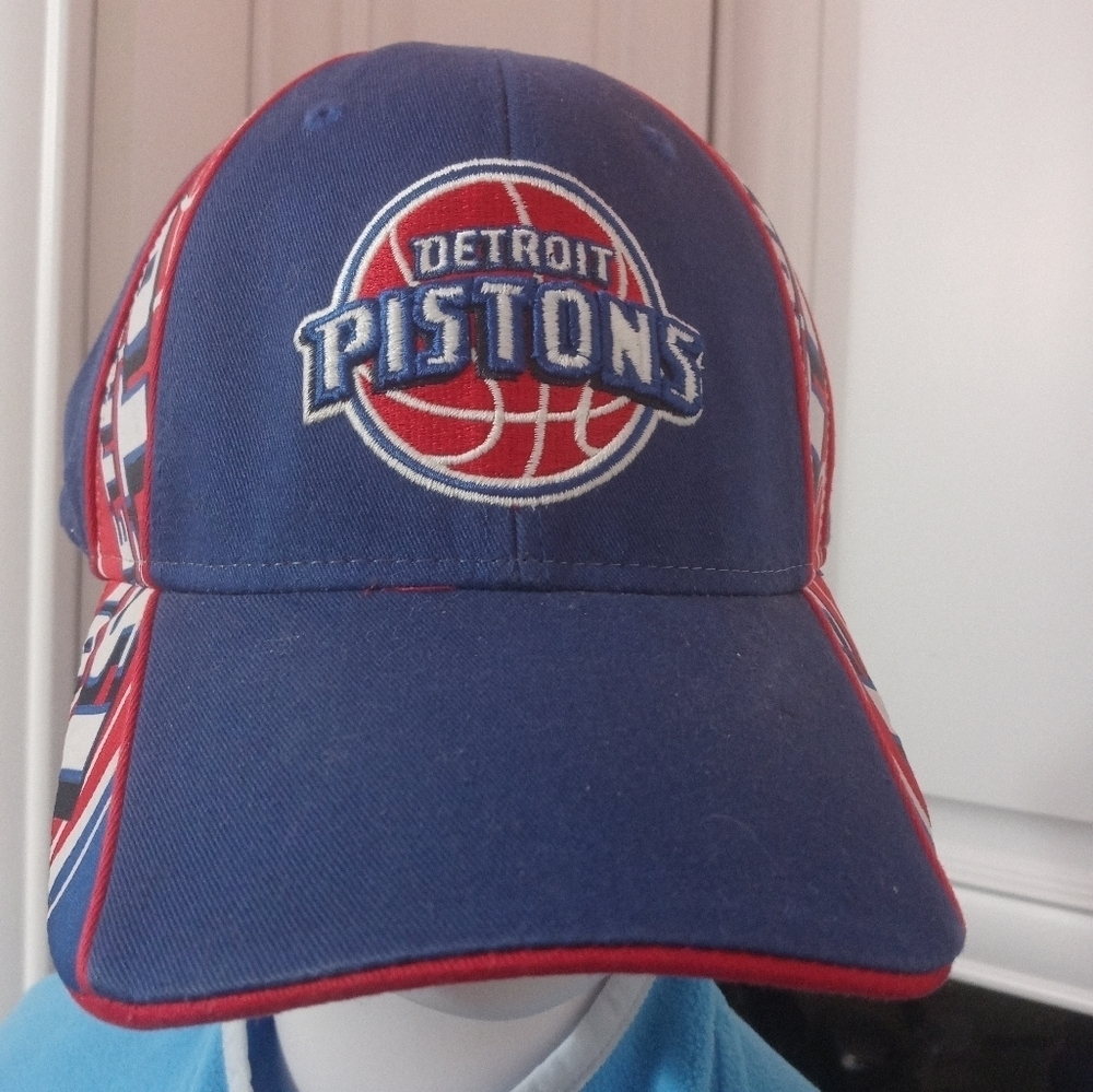 NBA DETROIT PISTONS RED WHITE BLUE EMBROIDERED LOGO ADJUSTABLE CAP HAT OS